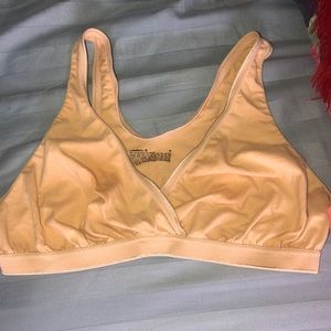 Medela nursing bra M
